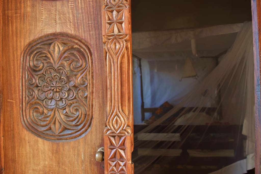  carved wooden doors highlight the craftsmanship of the island